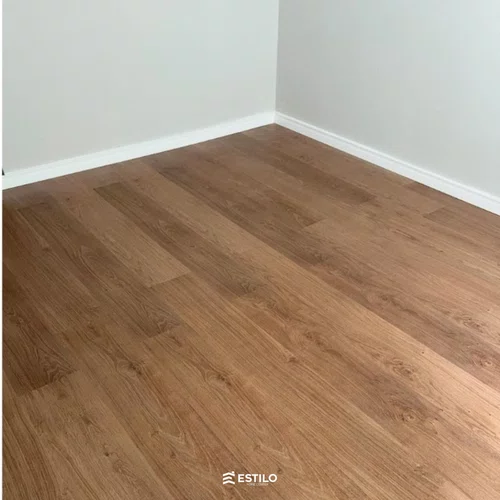 Piso Laminado Quick Step Smart Carvalho Natural Envernizado QSSM1292 Cx 2,51m²