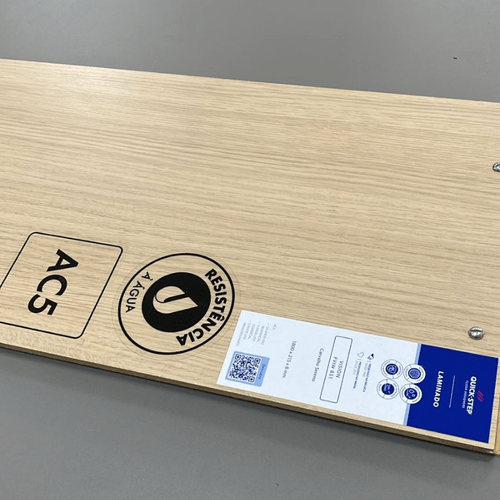 Piso Laminado Quick Step Vision Carvalho Sereno FVIW851 Cx 2,71m²