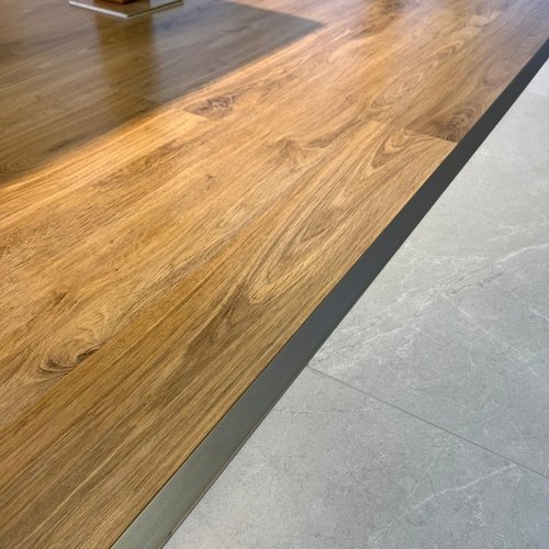 Piso Laminado Quick Step Vision Carvalho Vitoriano FVIW1463 Cx 2,71m²