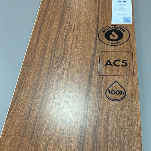 Piso Laminado Quick Step Vision Cumaru Tefé FVIW1666 Cx 2,71m²
