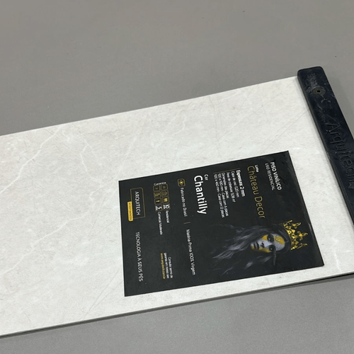 Piso Vinílico Arquitech Château Decor 2mm 92 x 92 cm - Chantilly Cx 5,08m²