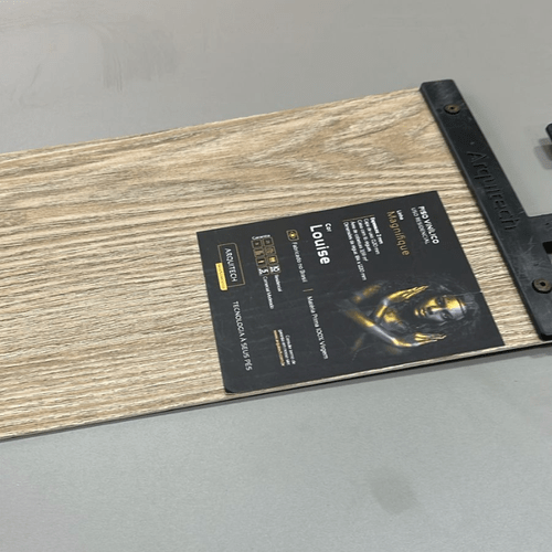 Piso Vinílico Arquitech Magnifique 2mm - Louise Cx 4,49m²