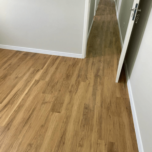 Piso Vinílico Tarkett Injoy 2mm - Camélia Cx 5,13m²