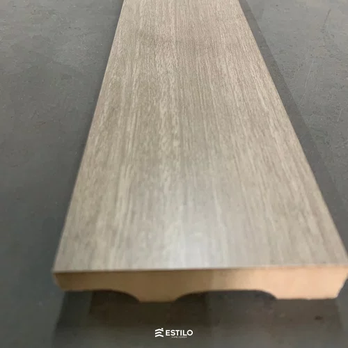 Rodapé Border 8 x 1,8 cm Smart Carvalho Natural Havana 01656 Br 2,40m