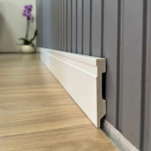 Rodape Poliestireno Frisado Branco 10cm x 1,5cm Br 2,40m²