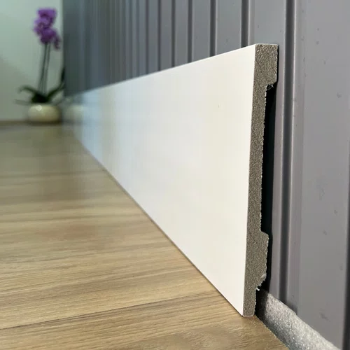 Rodape Poliestireno Liso Branco 15cm x 1,5cm Br 2,40m