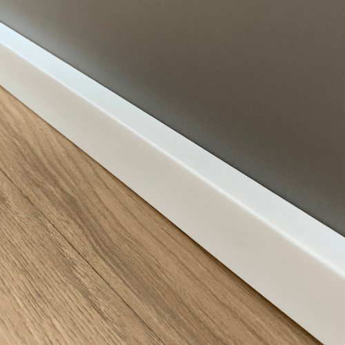 Rodapé Poliestireno Liso Branco 03cm Br 2,40m - Arquitech 50003