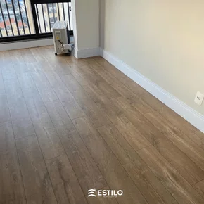 Piso Laminado Quick Step Eligna Wide Carvalho Natural Serrado QSEW3784 Cx 2,06m²