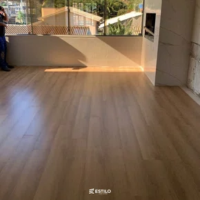 Piso Laminado Quick Step Smart Novo Carvalho Everest QSSM0314 Cx 2,51m²