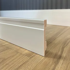 Rodape Poliestireno Frisado Branco 10cm x 1,5cm Br 2,40m