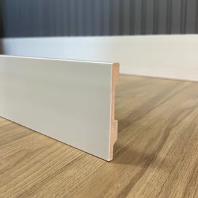 Rodape Poliestireno Liso Branco 10cm x 1,5cm Br 2,40m