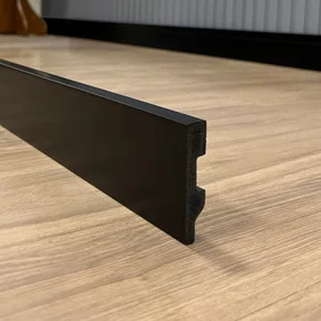 Rodapé Poliestireno Liso Preto 07cm x 1,5cm Br 2,40m - Estilo Revestimentos